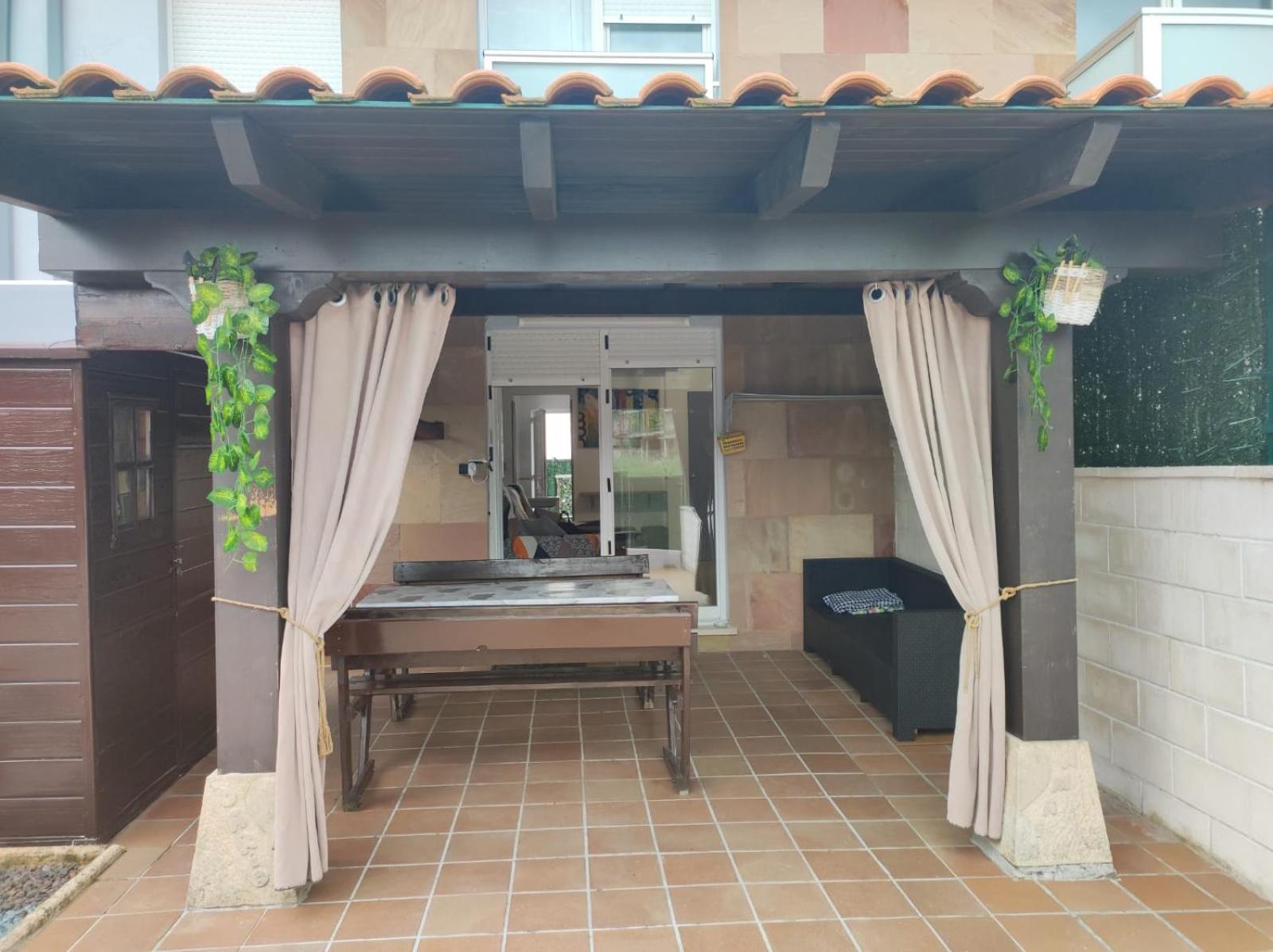 Chalet Bajo Con Jardin, Patio, Cenador Y Barbacoa. Viveda Εξωτερικό φωτογραφία