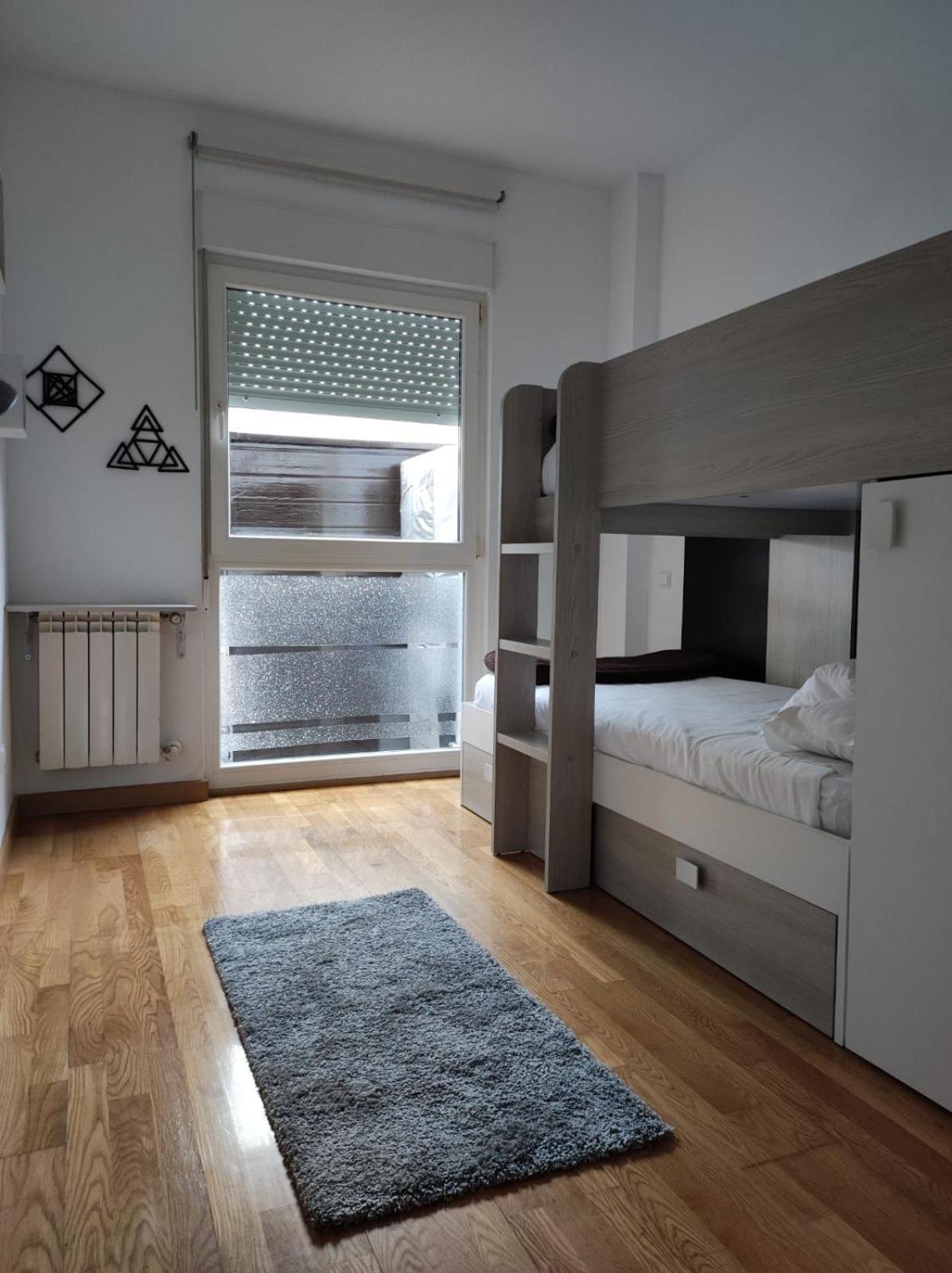 Chalet Bajo Con Jardin, Patio, Cenador Y Barbacoa. Viveda Εξωτερικό φωτογραφία