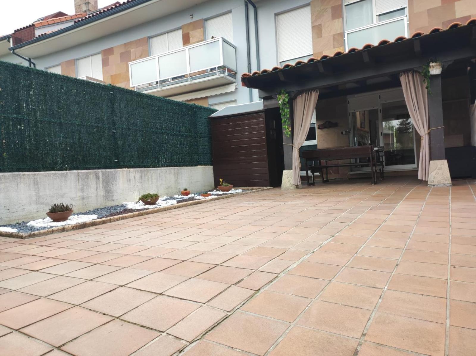 Chalet Bajo Con Jardin, Patio, Cenador Y Barbacoa. Viveda Εξωτερικό φωτογραφία